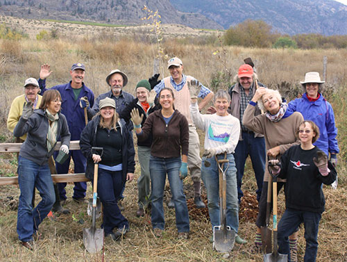 A crew of Volunteer planters at an OSSS event. Photo by Jack Bennest